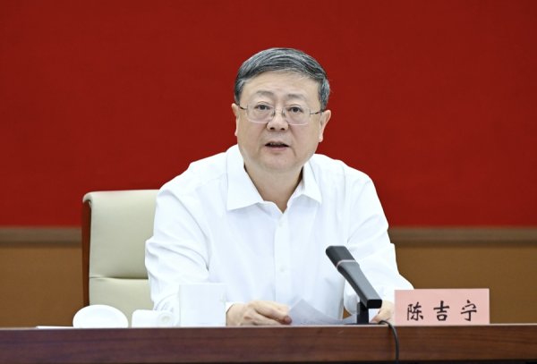 股票在线配资 走在前列、作好表率！陈吉宁调研市公安局新质战斗力提升工作
